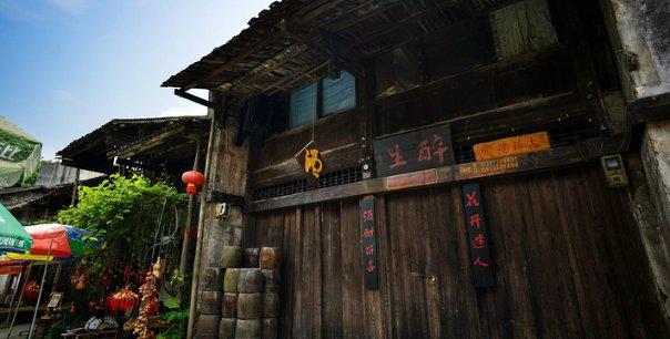 探知诸多,解疑和老师暧昧被人发现了,他老婆会知道吗?都在同一个学校,丨在线问答平台